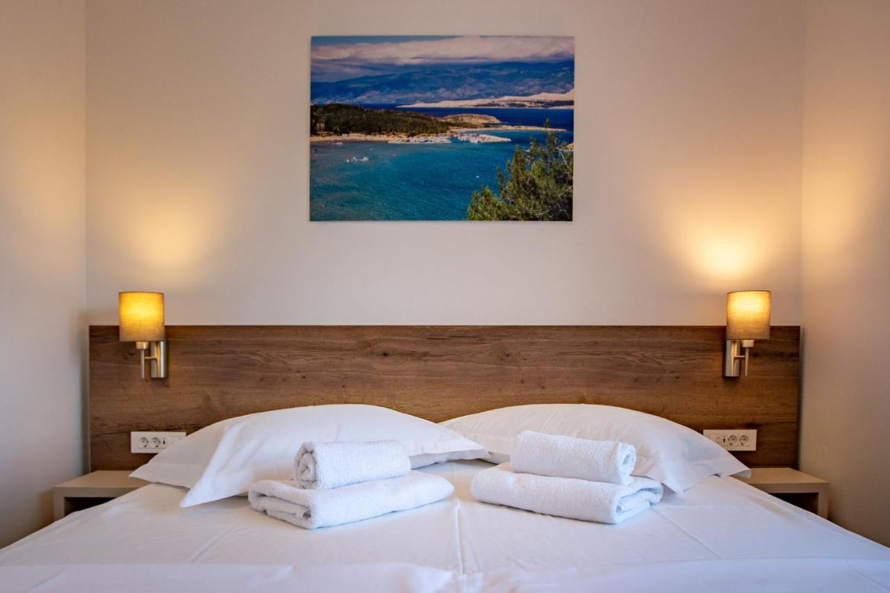 B&M Rab-Lopar Aparthotel Kültér fotó