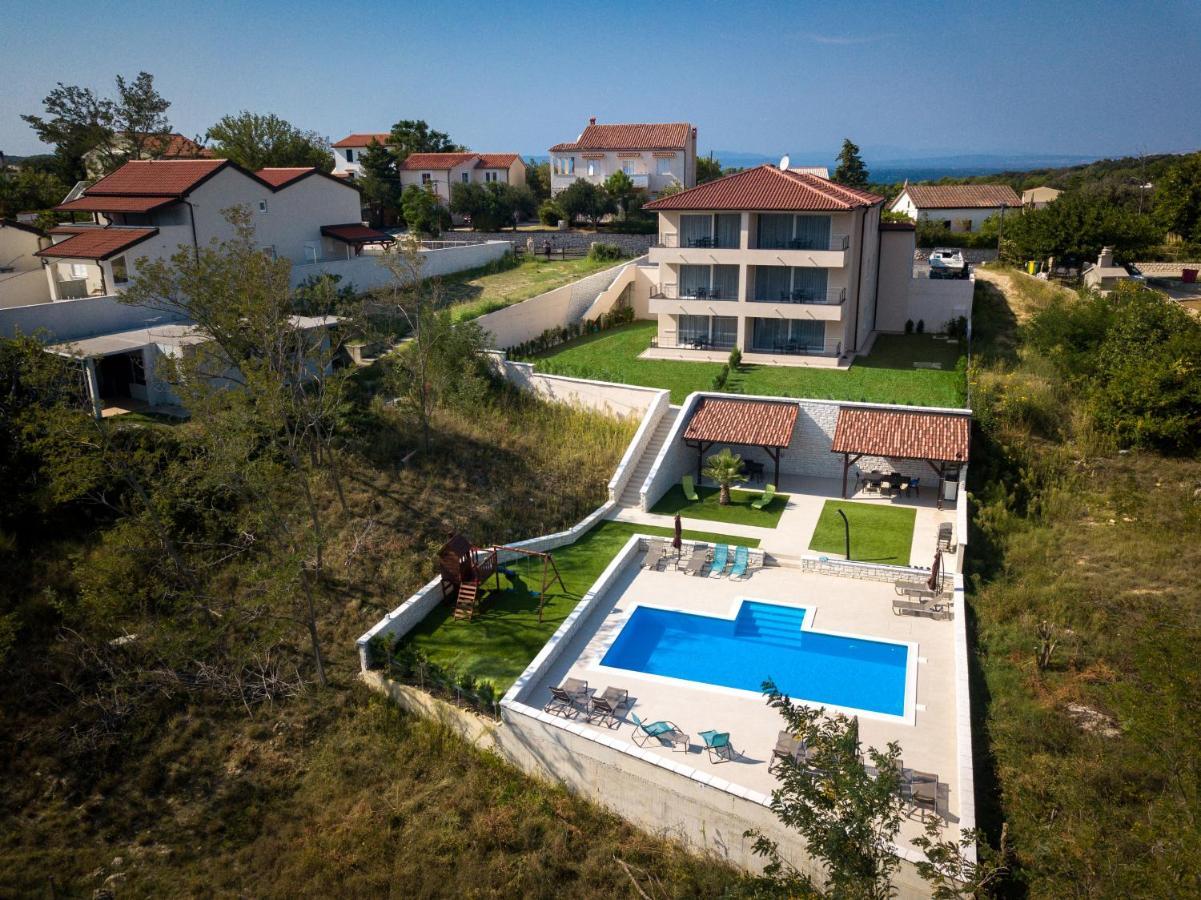 B&M Rab-Lopar Aparthotel Kültér fotó