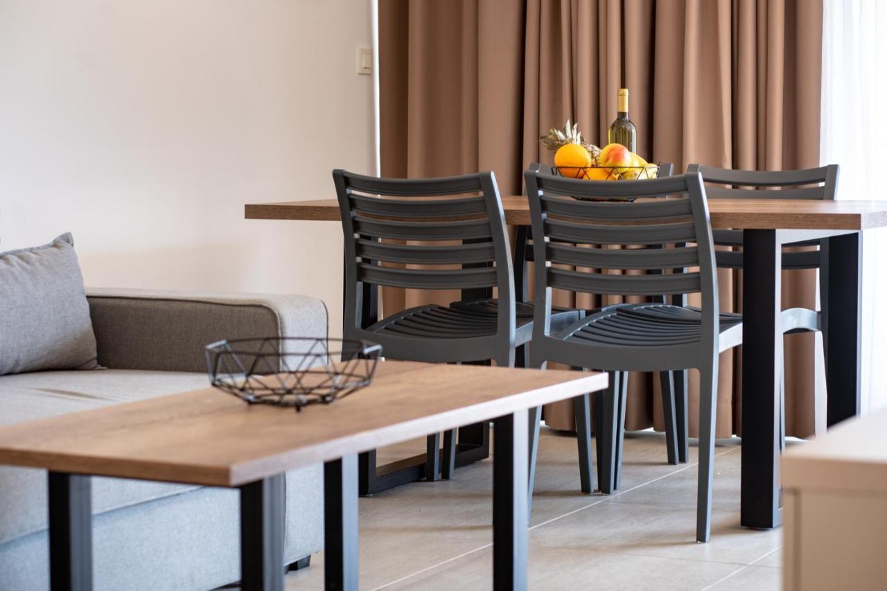 B&M Rab-Lopar Aparthotel Kültér fotó
