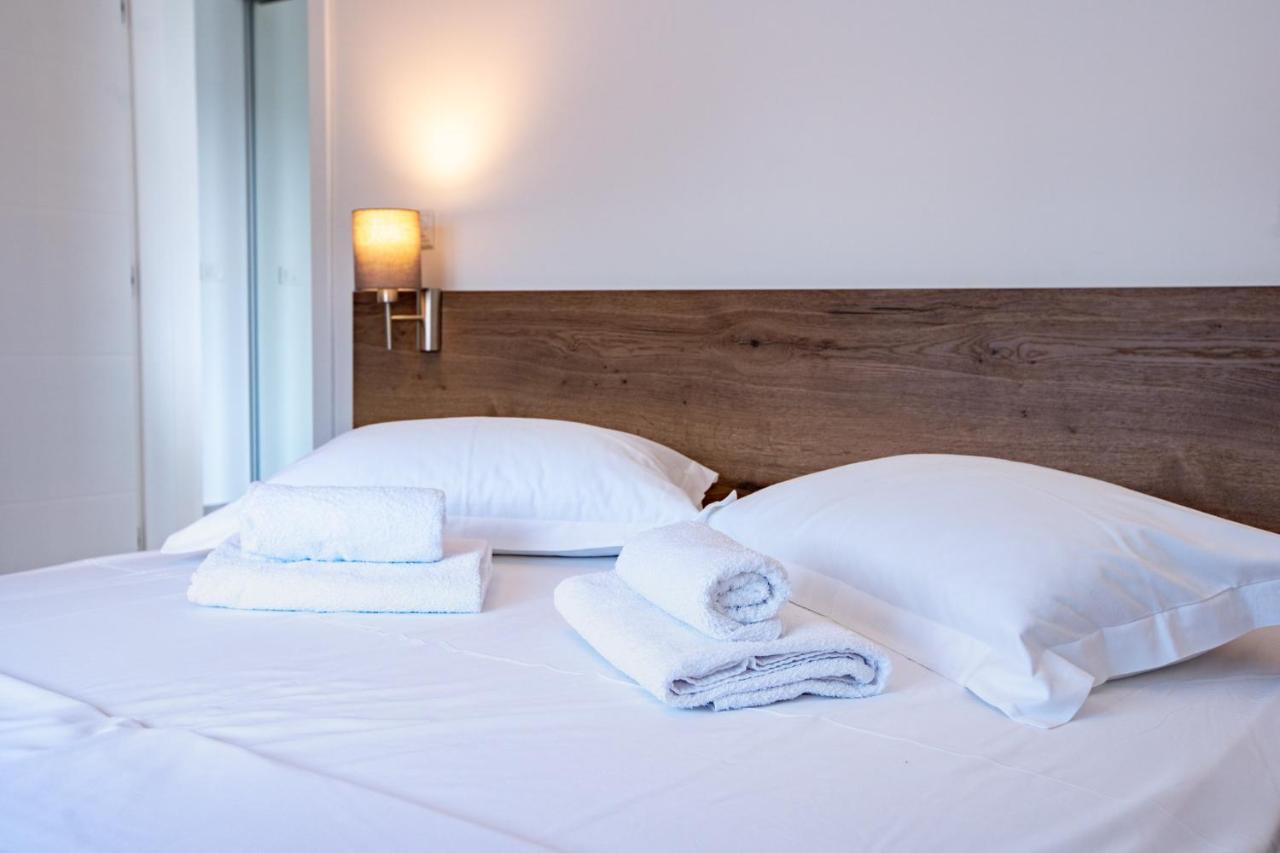 B&M Rab-Lopar Aparthotel Kültér fotó