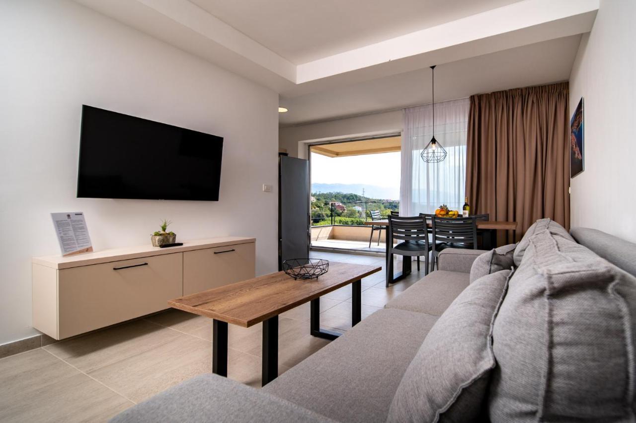 B&M Rab-Lopar Aparthotel Kültér fotó