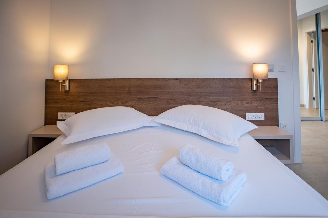 B&M Rab-Lopar Aparthotel Kültér fotó