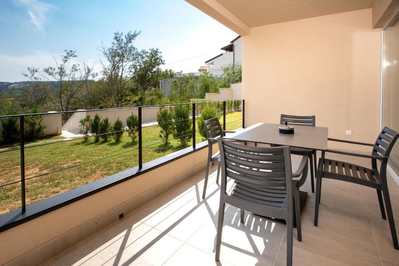 B&M Rab-Lopar Aparthotel Kültér fotó