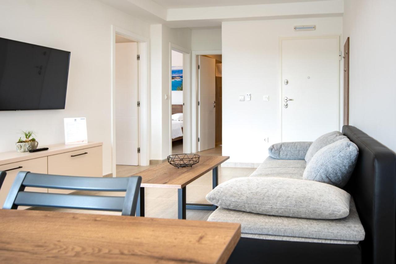 B&M Rab-Lopar Aparthotel Kültér fotó