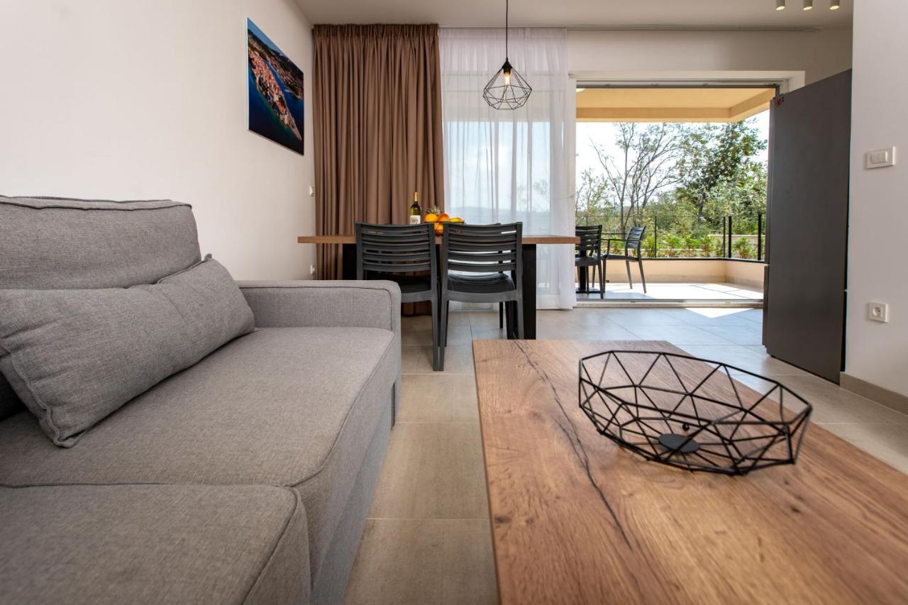 B&M Rab-Lopar Aparthotel Kültér fotó