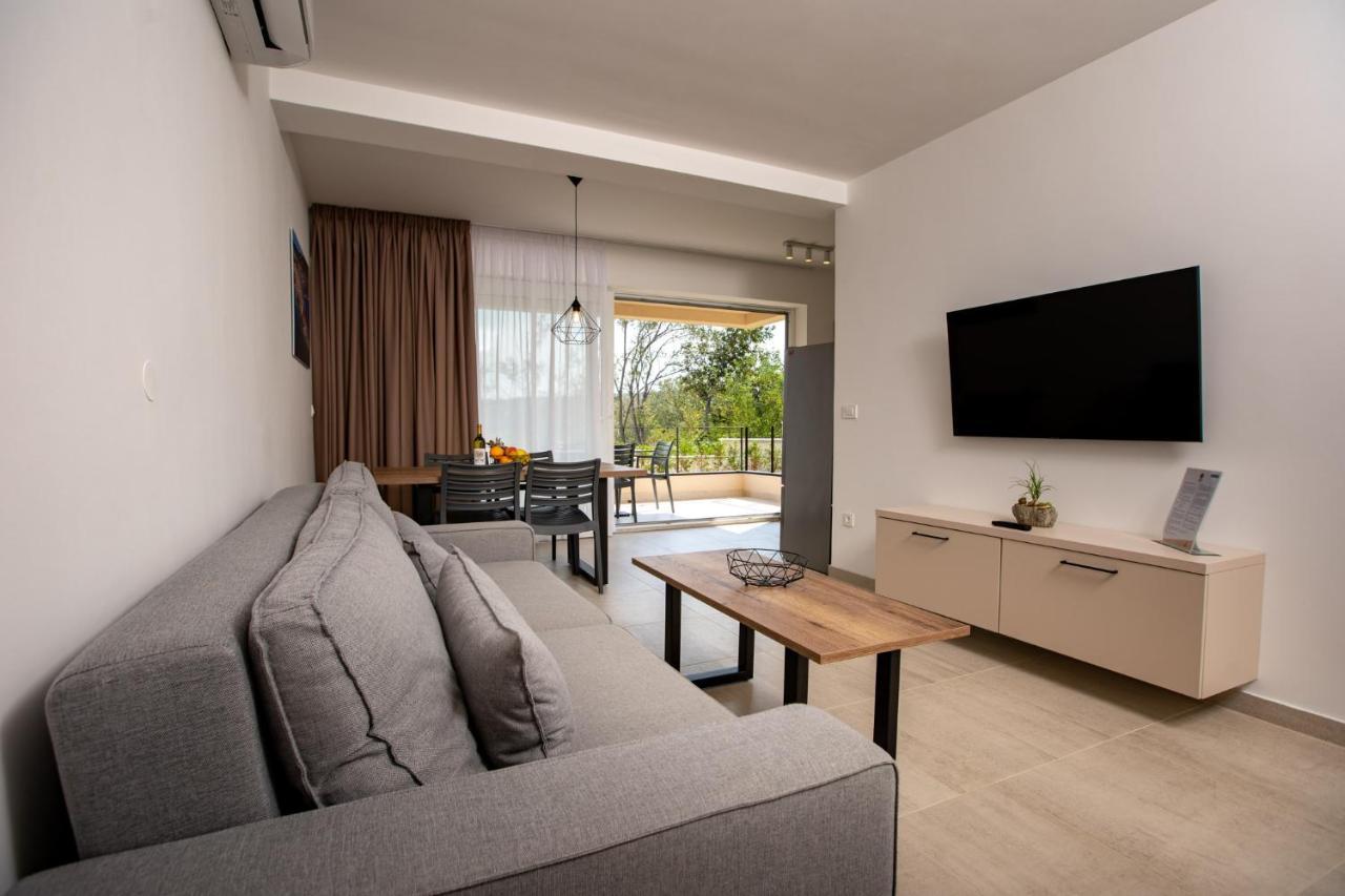 B&M Rab-Lopar Aparthotel Kültér fotó