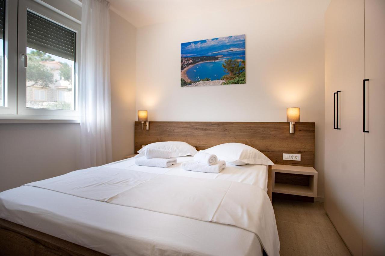 B&M Rab-Lopar Aparthotel Kültér fotó